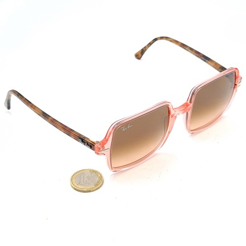 33 - An exciting and genuine pair of original Ray-Ban's sunglasses, of the 1973 II style. Model number: R... 