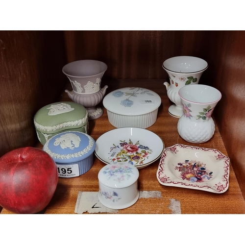 195 - A selection of nine pieces of branded vintage ceramics. Including makers Wedgwood, Mason's Ironstone... 