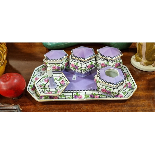 679 - A fabulous Art Deco Wedgwood Imperial porcelain complete dressing table set including four hexagonal... 