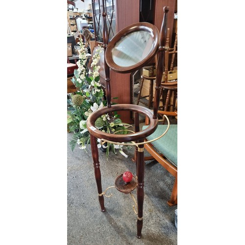 760 - A beautiful and unusual vintage wash stand unit. This turned wood example features an integrated swi... 