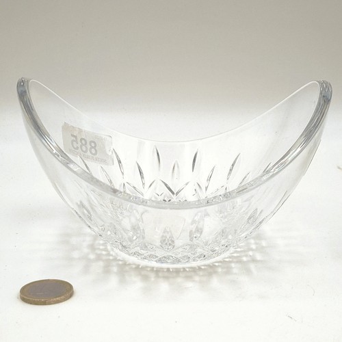 885 - A beautiful vintage Lismore pattern Waterford Crystal fruit bowl, featuring the iconic Lismore cut d... 