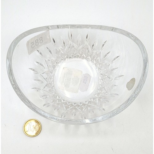 885 - A beautiful vintage Lismore pattern Waterford Crystal fruit bowl, featuring the iconic Lismore cut d... 