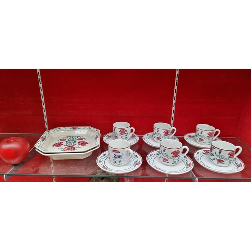 255 - Fourteen pieces of vintage tea service by Villeroy & Boch in the Dresden pattern featuring a delicat... 