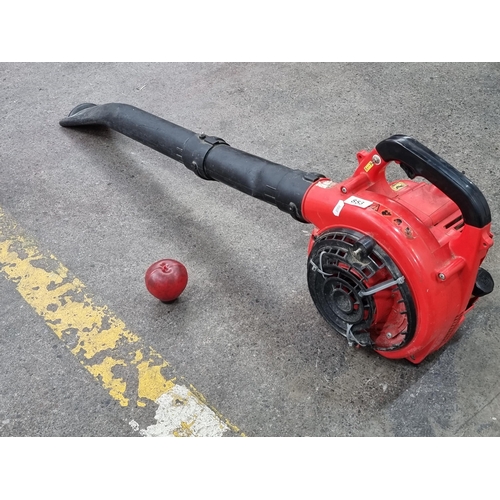 853 - A petrol fueled ProPlus Leaf Blower / Shredder Vacuum. Model PPS762052. With 26cc two stroke engine.... 