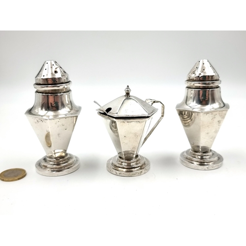 756 - A fine collection of sterling silver condiment set, with sterling silver spoon,. Each featuring a ri... 