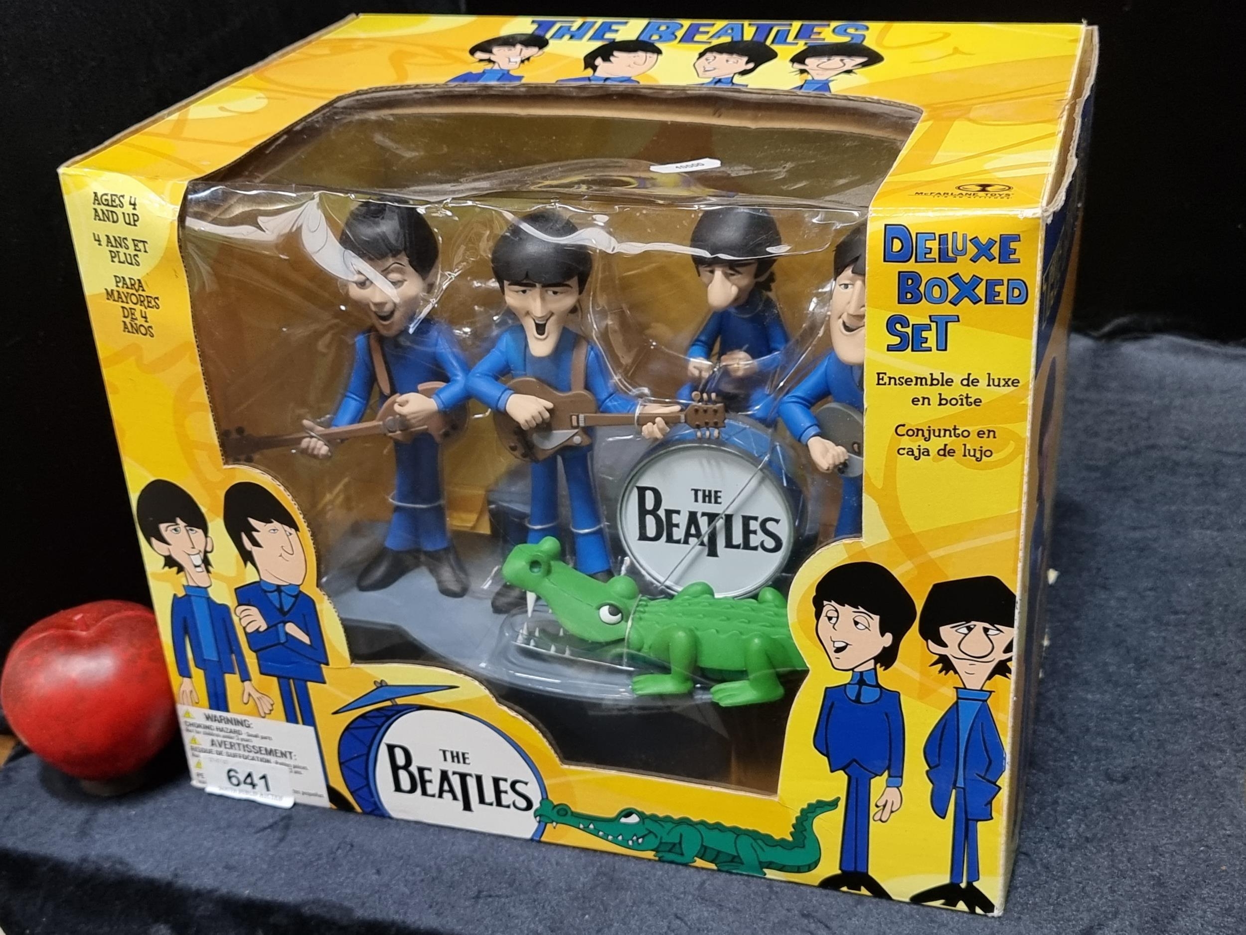 The Beatles Deluxe Boxed Set フィギュア s-l400.jpg