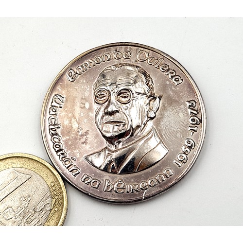 23 - A mint Irish silver medallion commemorating Eamon deValera, president of Ireland 1953-1973. This sil... 