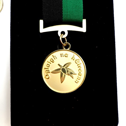 37 - A commemorative Irish Volunteers commemorative medal, celebrating the centenary of 1913-2013 in orig... 