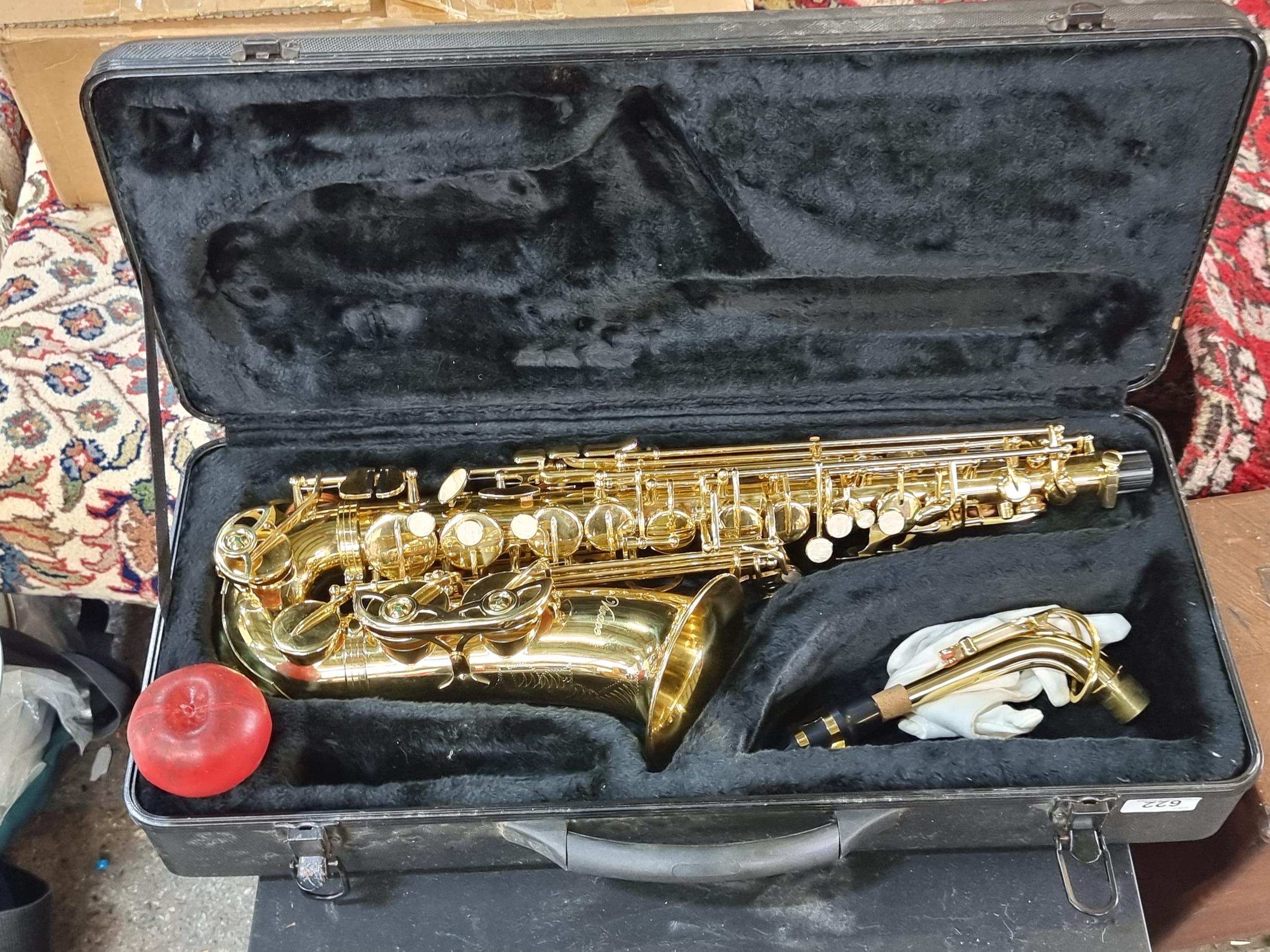 Vivace alto deals saxophone