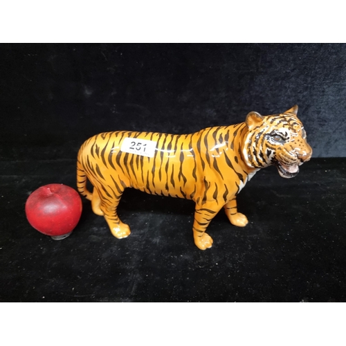 251 - A fabulous large Beswick England porcelain figure of a characterful tiger. With great detail, mark t... 