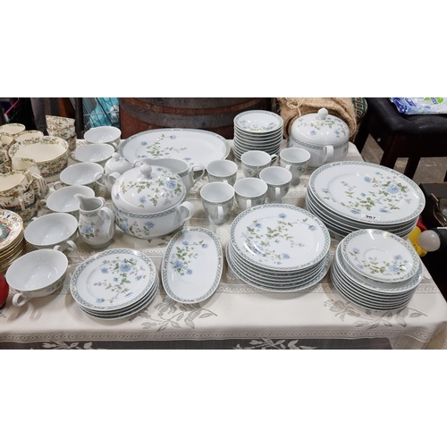 967 - Star Lot - A large lot of fifty-eight pieces of Noritake Ireland fine porcelain in the ''Angel D'Amo... 