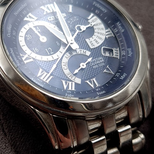 50 - Star Lot : A brilliant example of a Citizen Eco-Drive Navy Dial Calibre 8700 gentleman's wrist watch... 