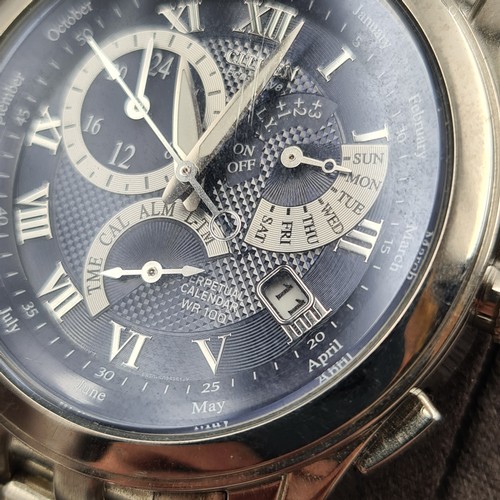 50 - Star Lot : A brilliant example of a Citizen Eco-Drive Navy Dial Calibre 8700 gentleman's wrist watch... 