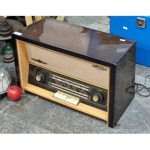 917 - A vintage Irish made PYE PJ 0205 radio. Dating to c. 1950s. Housed in a wooden case. Really lovely c... 