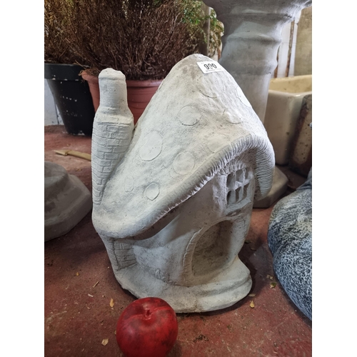 990 - A heavy reconstituted stone toadstool house. A charming garden display piece. Suitable to leave as i... 