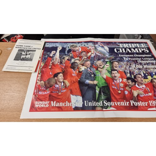 617 - A huge and highly varied collection of Manchester United memorabilia. A great collection for a footb... 