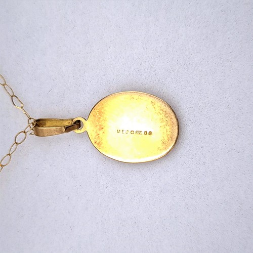 15 - A fine 9 carat gold St Christopher pendant and chain, with a length of 46cm. Total weight: 1.12 gram... 