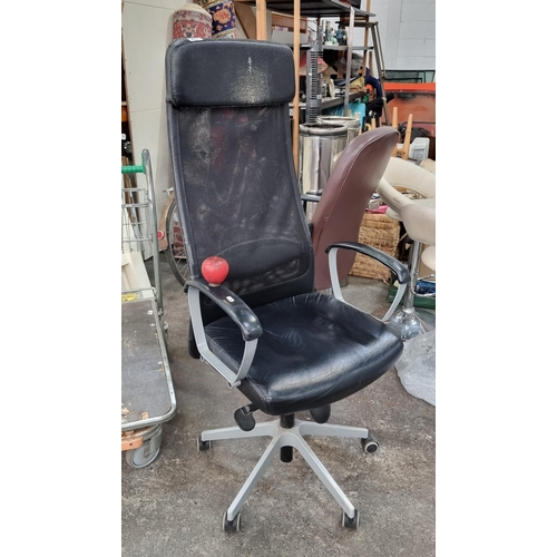 874 - A good quality swivel office chair with adjustable height and angle, tall mesh backrest, leather sea... 