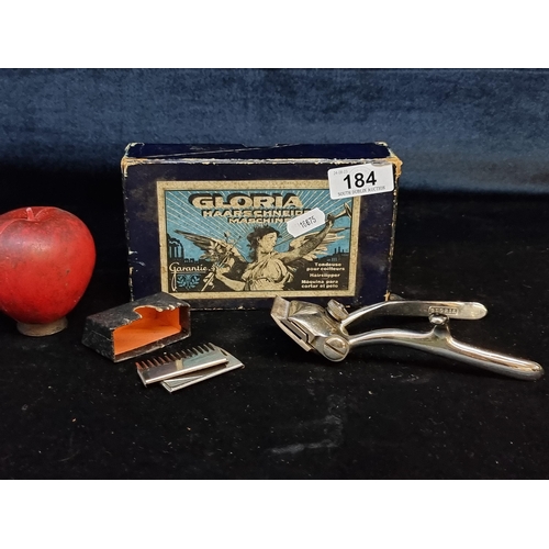 184 - Vintage hair clippers from Gloria. With two additional blades and original box. Very nice condition