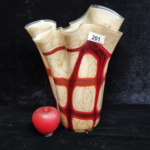 192 - A fabulous 1970s Jozefina Atelier hand blown glass vase in a distinct net pattern in shades of beige... 