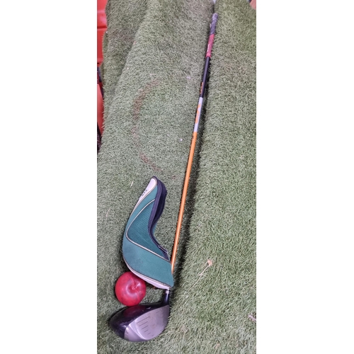 813 - A Wilson Staff Dd6+ golf driver on a Proforce V2 shaft. Includes headcover.