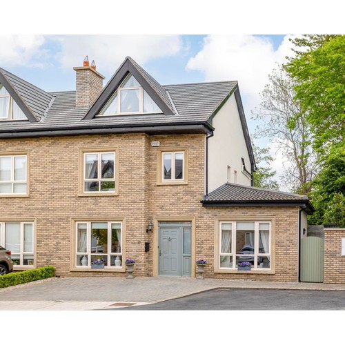 939 - The Following lots are the partial contents of a beautiful house that was sold recently in Rathfarnh... 