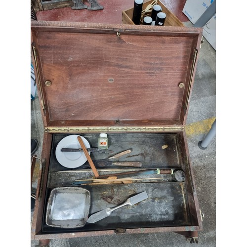 835 - A vintage J.M Paillard art box and easel. Consisting of a generously proportioned bpx joined case wi... 