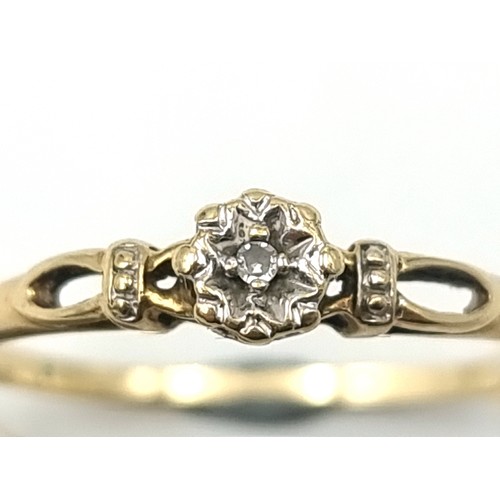 34 - A beautiful vintage 9 carat gold illusion cut Diamond ring. Stamped 375. Ring size: T. Weight: 1.42 ... 