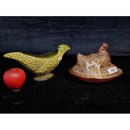 191 - Two items in the form of birds including a Sylvac bowl and a carnival glass lidded dish with lustre ... 