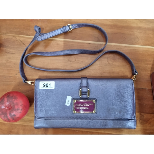 901 - A beautiful Marc Jacobs clutch bag with shoulder strap and two internal zip pockets. In very good co... 