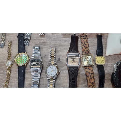 472 - A large number of over 50 wrist watches from brands Citizen, Citron, Henley, Lorus, Ted Baker, Anne ... 