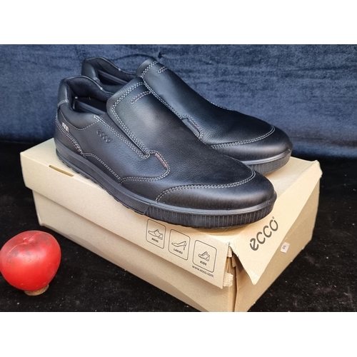 190 - A pair of brand new Ecco black genuine leather men's shoes, size EU 47. With original box and shoe s... 