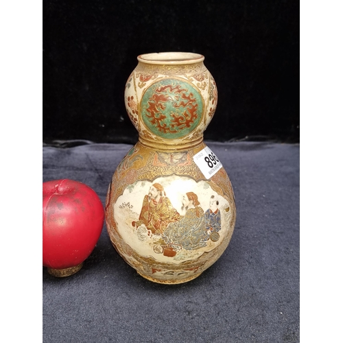 896 - A beautiful Japanese Meiji Satsuma double gourd vase with fine traditional decoration throughout.