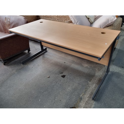 945 - Two office desks with metal supports and cable ports. H73cm x L153cm x W75cm