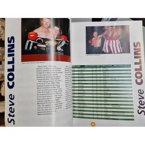 929 - Two fabulous pieces of boxing memorabilia including a programme from the 1995 WBO Super-Middleweight... 