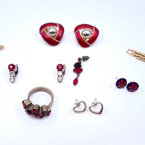 24 - A nice collection of costume jewellery consisting of necklaces, ring and assorted earrings suitable ... 