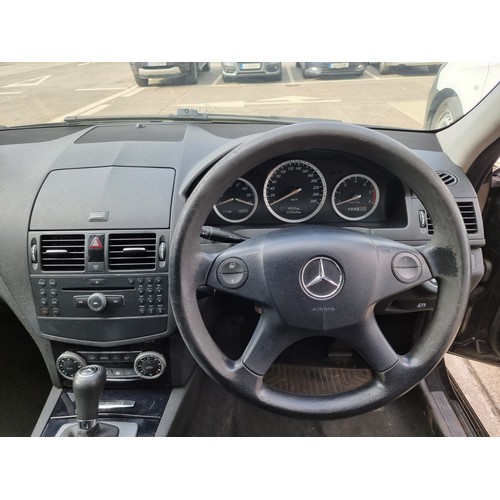 182 - Super Star Lot : Mercedes Benz, 2009 C Series 200 CDi in black. Very nice looking car. Taxed and tes... 