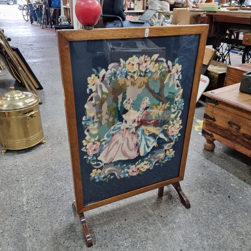 727 - A beautiful antique tapestry fire screen.