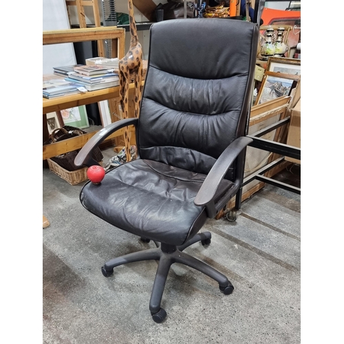 776 - A high quality leather swivel base office chair.