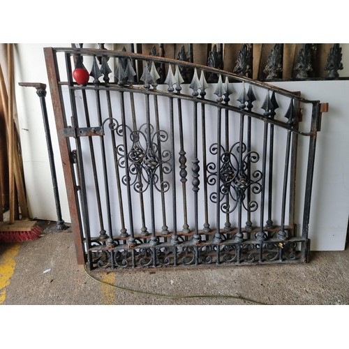 851 - Star Lot : A pair of very heavy cast iron gates featuring arrowhead and scroll design. Probably made... 