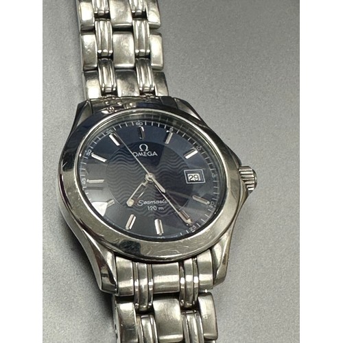 22 - Star Lot : A gents original Omega Seamaster watch. Quartz Omega watch in what appears working order,... 