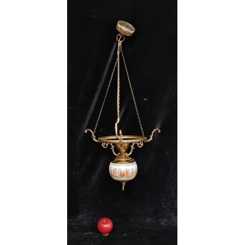 204 - A beautiful elegant brass coolie light ceiling light fitting.