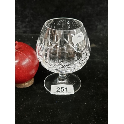 251 - A beautiful single Waterford Crystal balloon glass in the Mourne pattern. In good condition, retaini... 