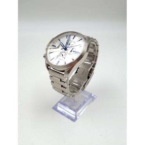 34 - A super stylish gentleman's Diesel MS9 silver dial stainless steel chronograph watch, model number D... 