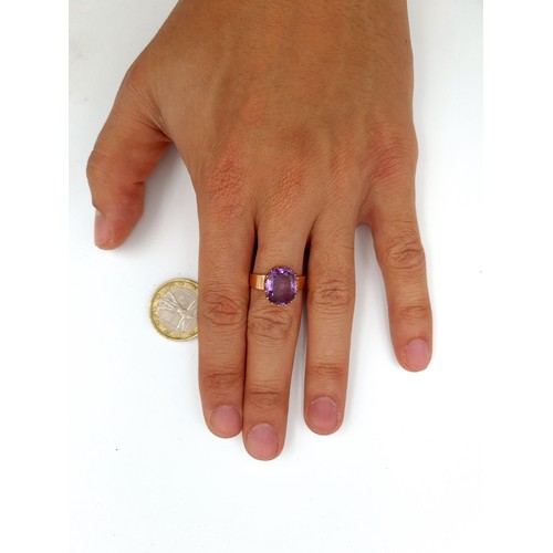 904 - Star lot : A very pretty and substantial  9 carat gold antique Amethyst stone ring. Beautiful colour... 