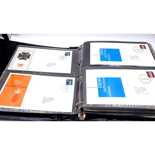 923 - A substantial collection of 1970s first day covers, each set with Dublin addresses. Encased in a Hib... 