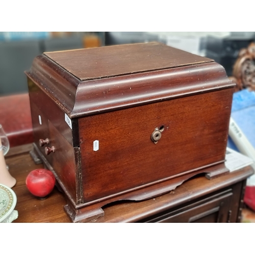 706 - Star Lot : A beautiful c. 1930s The Dulceola gramophone possibly originally purchased from Brady for... 