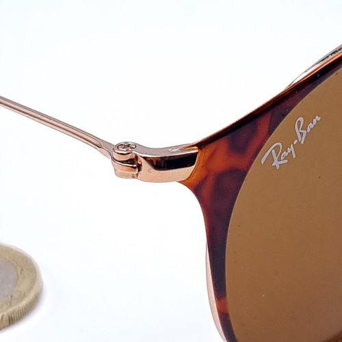 436 - A super pair of genuine Ray-Ban sunglasses, in a lovely faux tortoiseshell unisex vintage design. Ma... 