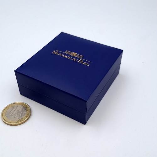 471 - A five euro solid pure gold mint coin, of 0.5 grams and awarded in limited mintage of 10,000. This n... 