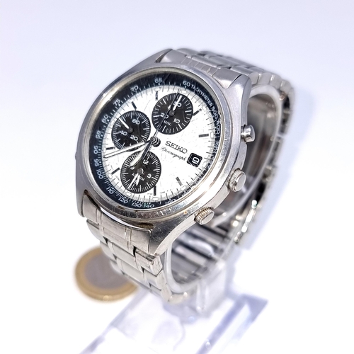 A Seiko Chronograph Watch set with original bracelet in original